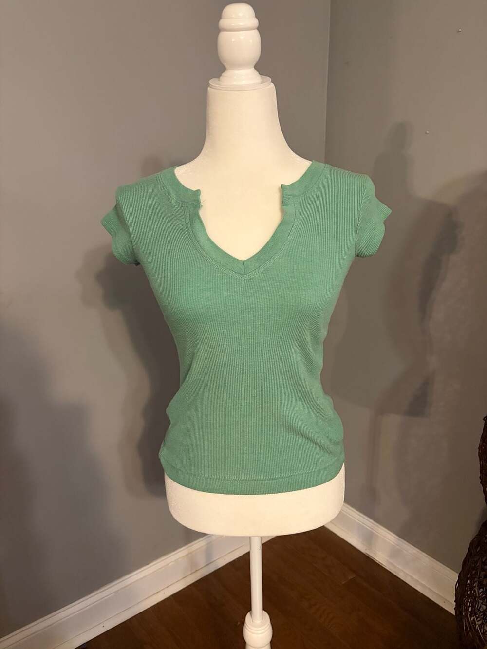 Y2K Energie Women's Green Ribbed Short Sleeve V-Neck Top